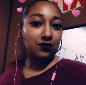 Meet your Posher, Edlissa